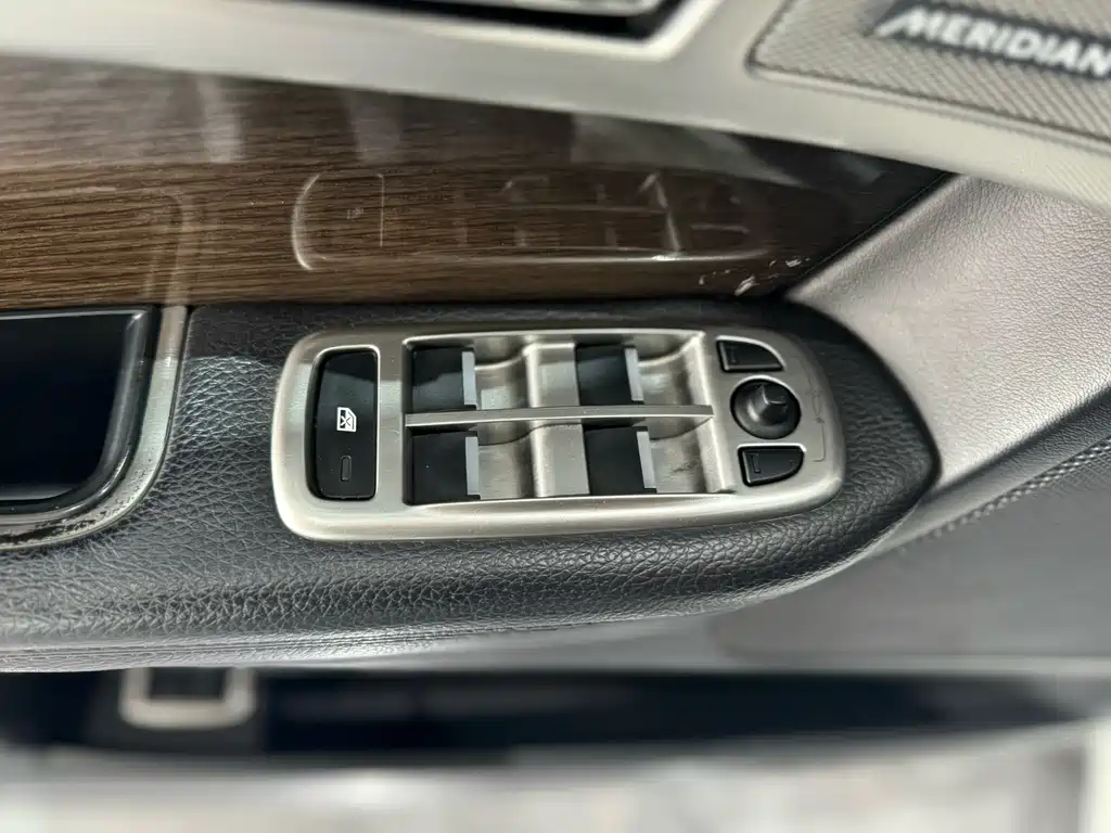 Jaguar XF 2015 XF 3.0 SC R-Sport Luxury