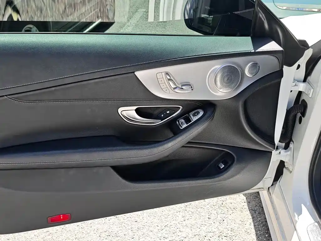 Mercedes-Benz C-Class (Import) — миниатюра 4