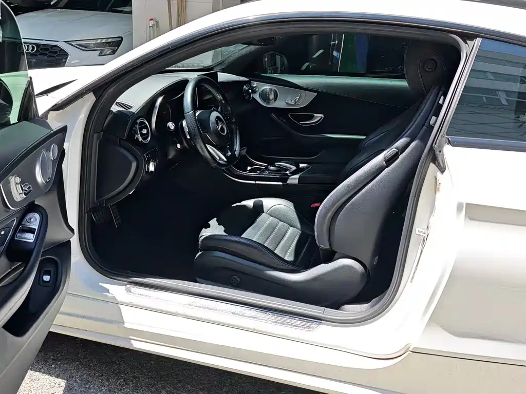 Mercedes-Benz C-Class (Import) — миниатюра 2