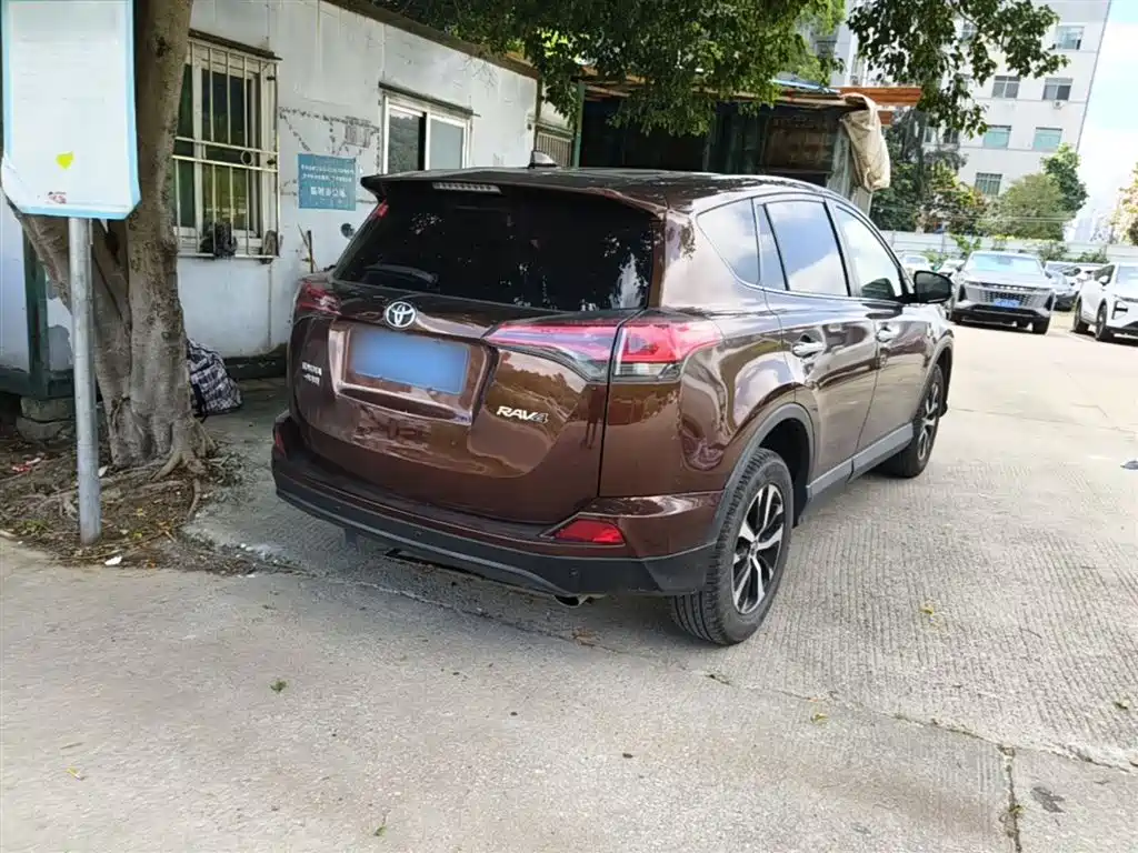 Toyota RAV4 2016 2.0L CVT V