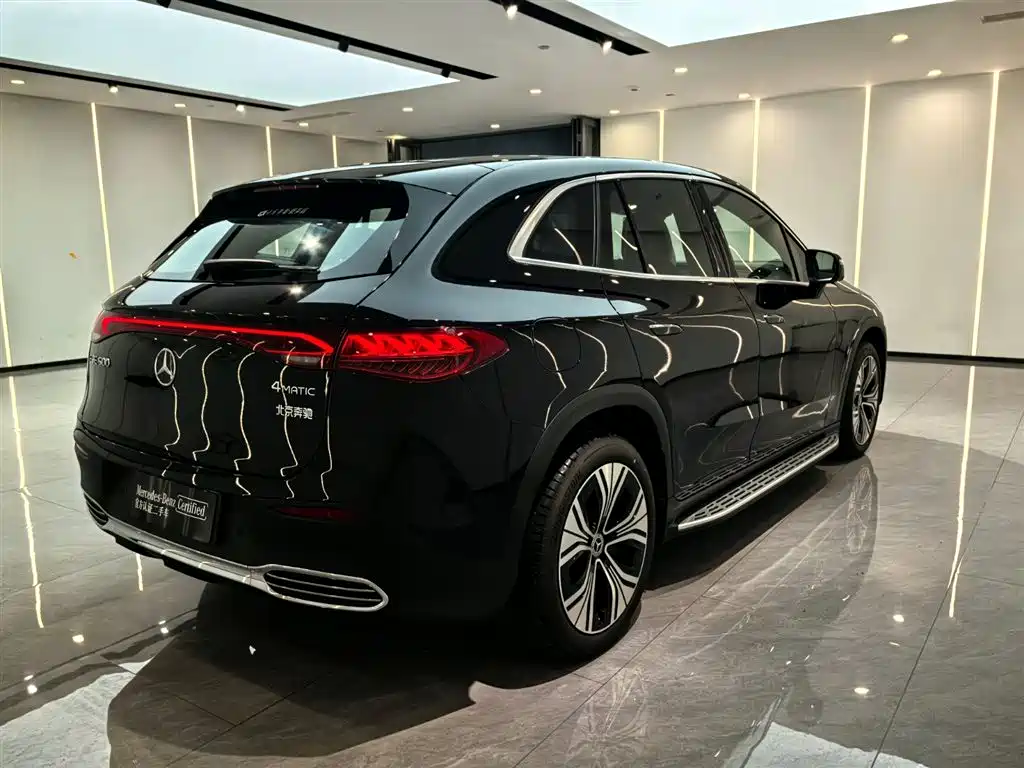 MERCEDES-BENZ EQE SUV