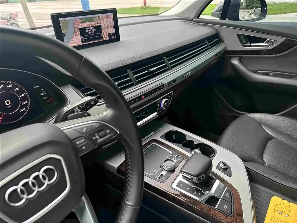 Audi Q7 — миниатюра 13