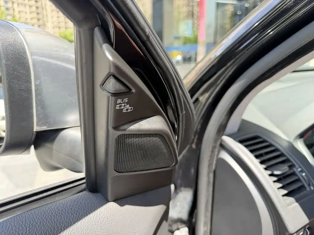 Volvo XC90 — миниатюра 5