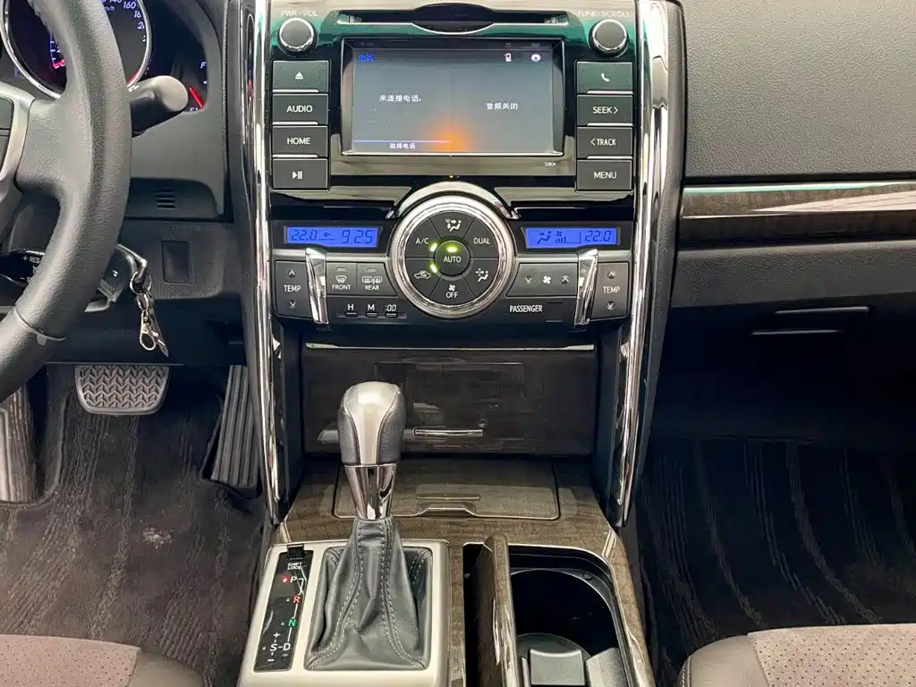 Toyota Reiz — миниатюра 9