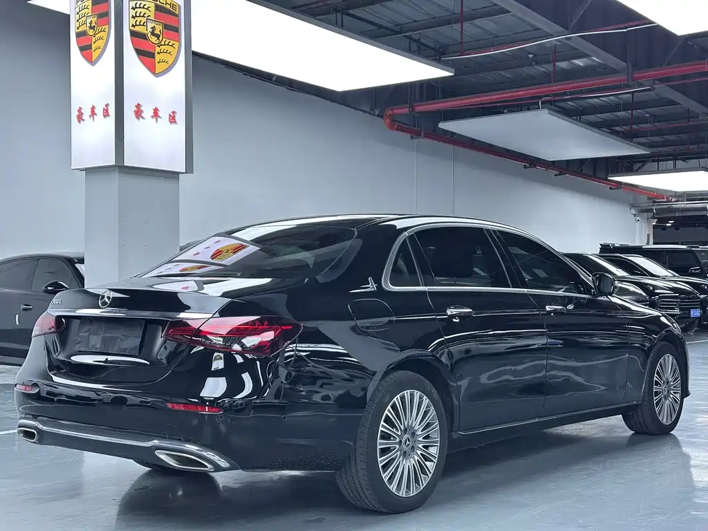 Mercedes-Benz E-Class — миниатюра 18