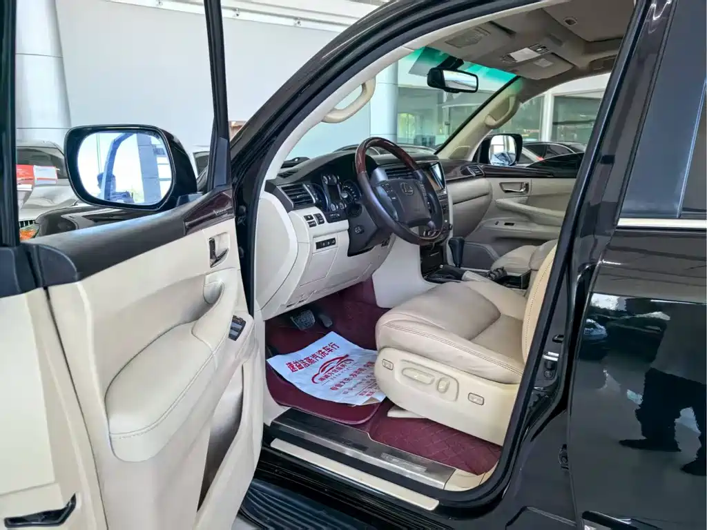 Lexus LX — миниатюра 5