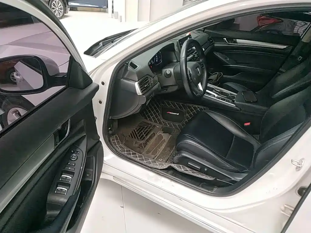 Honda Accord — миниатюра 16