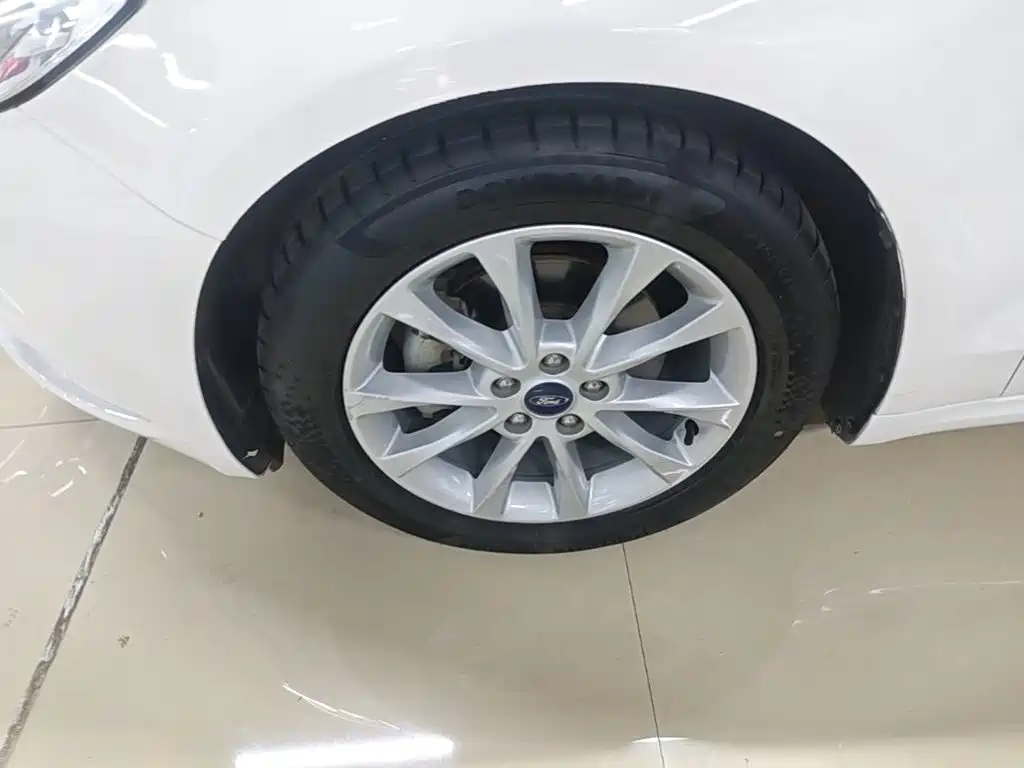 Ford Mondeo — миниатюра 23