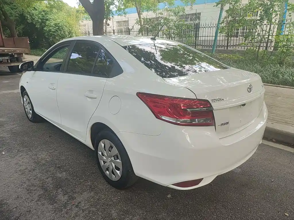 Toyota Vios — миниатюра 5