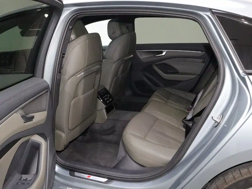 Audi A6L — миниатюра 11