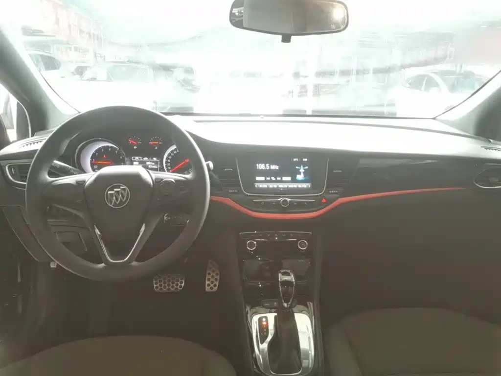 Buick Verano — миниатюра 10