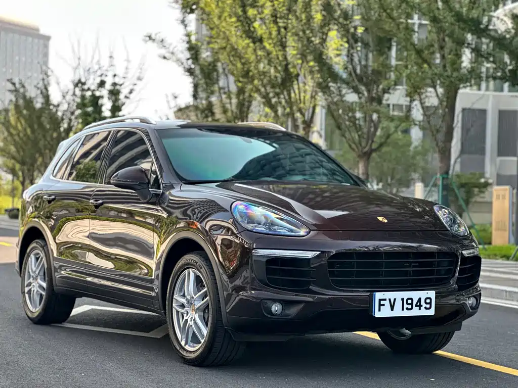 Porsche Cayenne — миниатюра 3