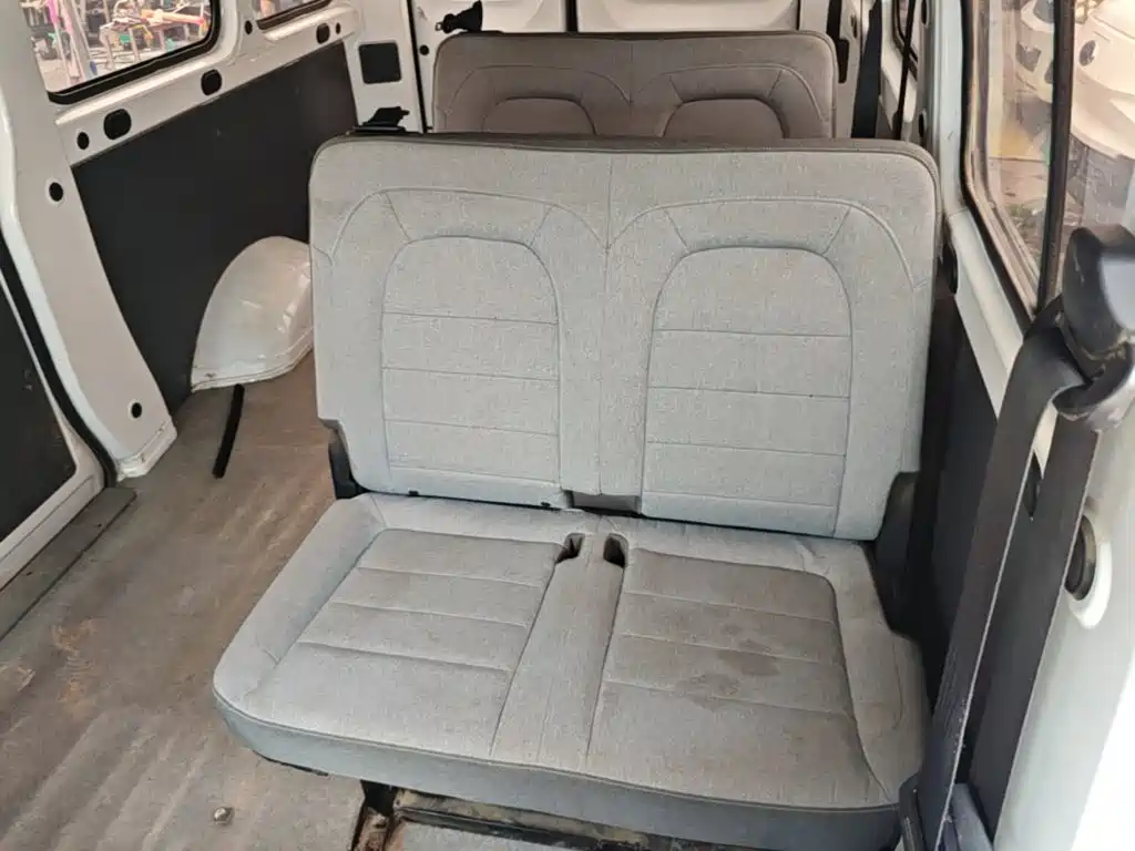 Wuling Yangguang — миниатюра 17