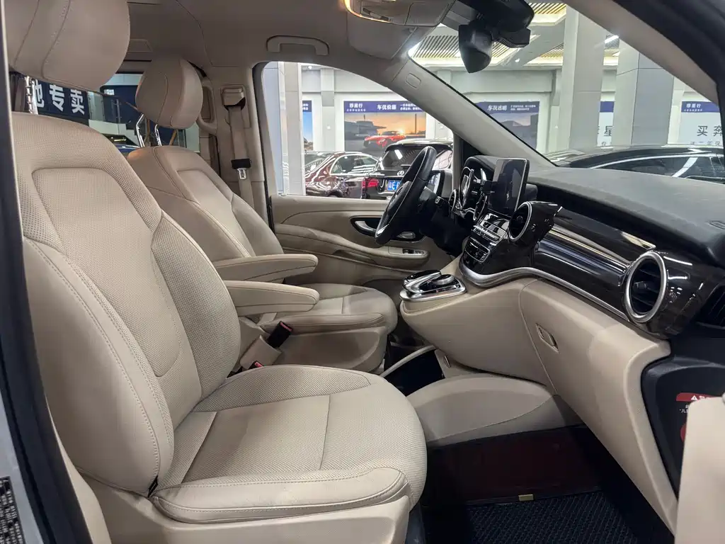 MERCEDES-BENZ V CLASS