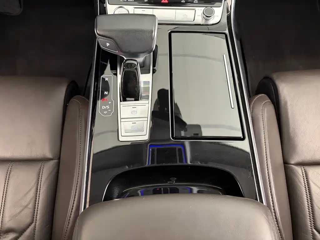 Audi A8 — миниатюра 13