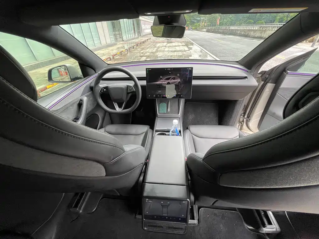 Tesla Model Y L — миниатюра 11