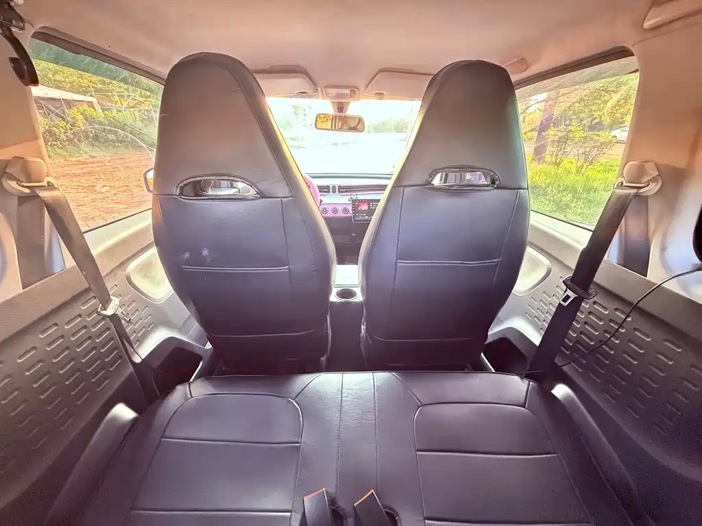 Wuling MINIEV — миниатюра 8