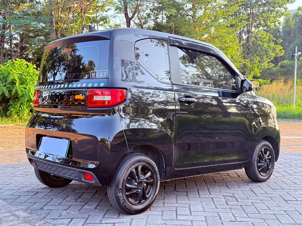 Wuling MINIEV — миниатюра 11
