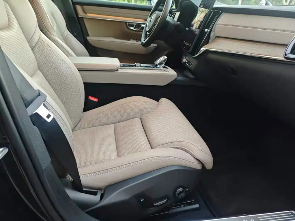 Volvo S90 PHEV — миниатюра 12