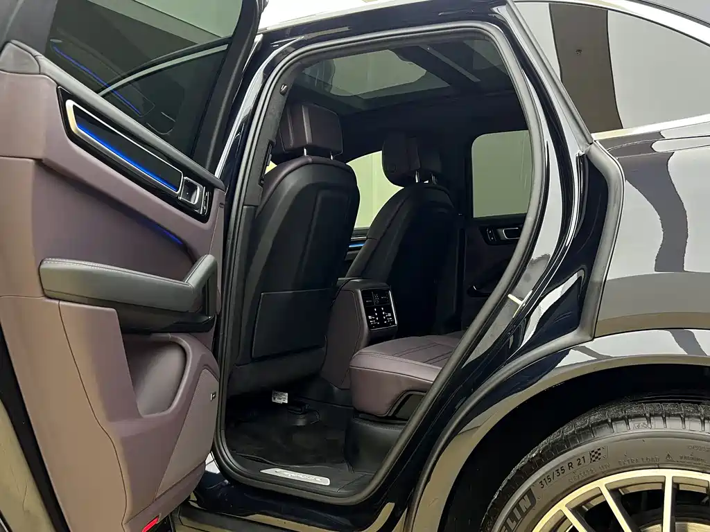 Porsche Cayenne — миниатюра 15