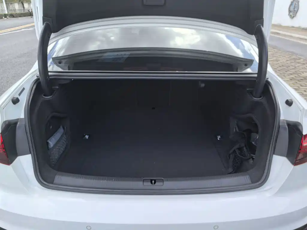 Audi A4L — миниатюра 9