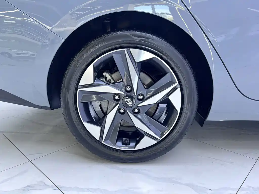 Hyundai Elantra — миниатюра 19
