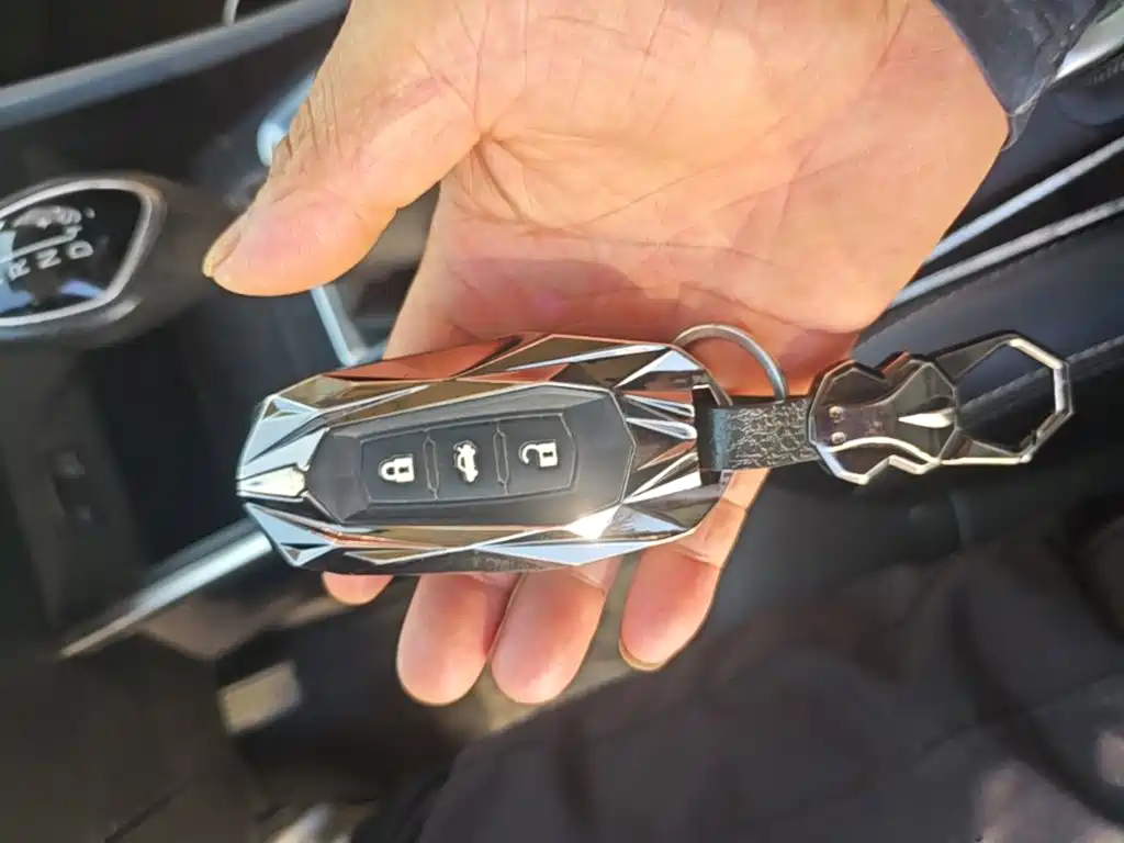 Geely Vision X3 — миниатюра 9