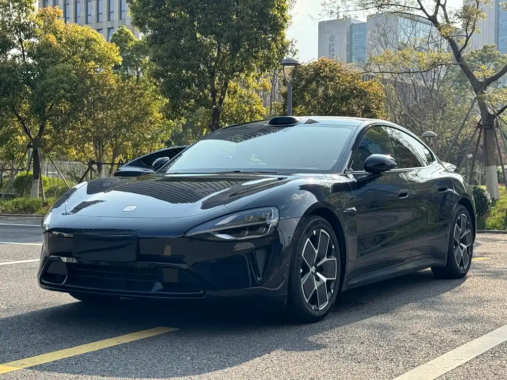 Xiaomi SU7 2024