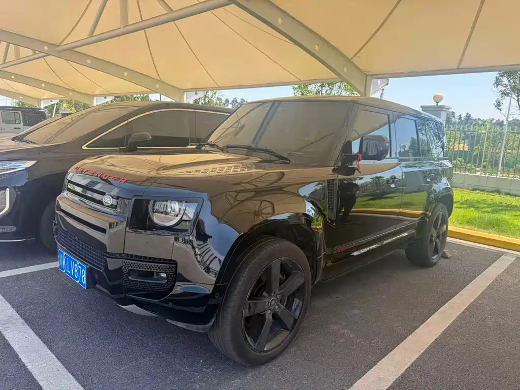 Land Rover Defender 2025