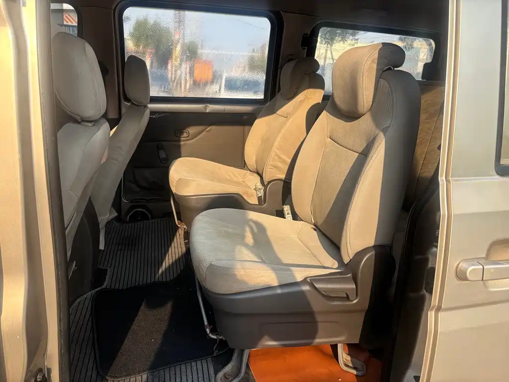 WULING WULING RONGGUANG V