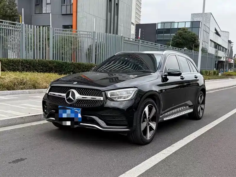 MERCEDES-BENZ GLC