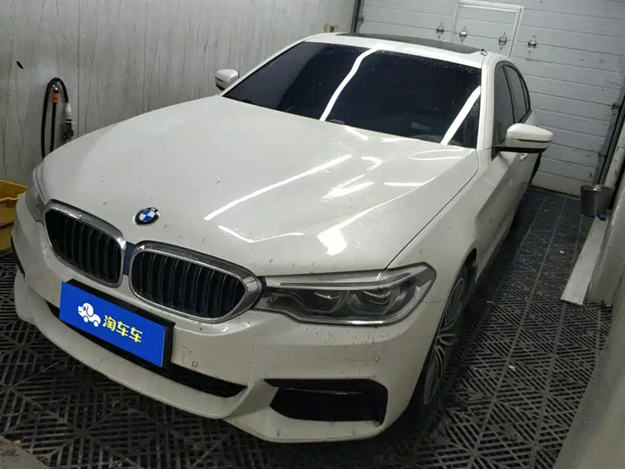 BMW 5 SERIES