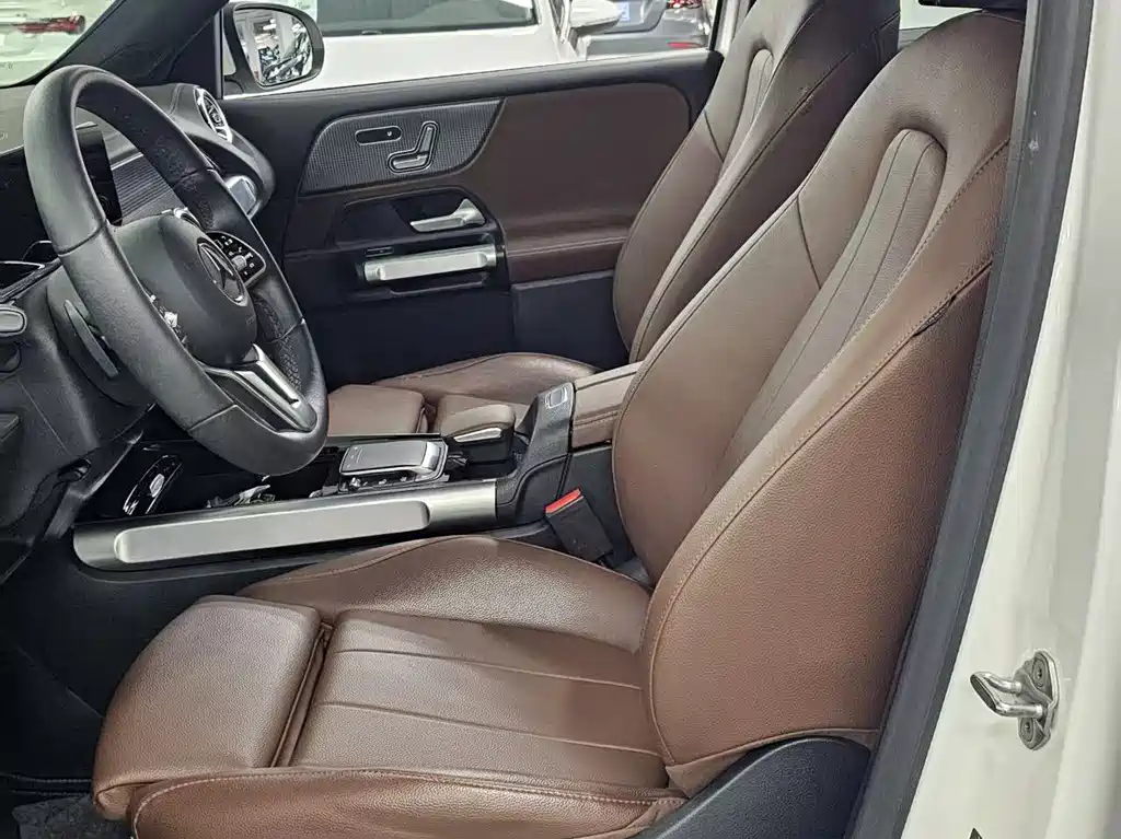 Mercedes-Benz GLB — миниатюра 8