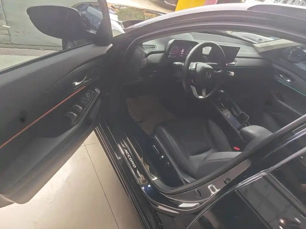 Honda Accord — миниатюра 16