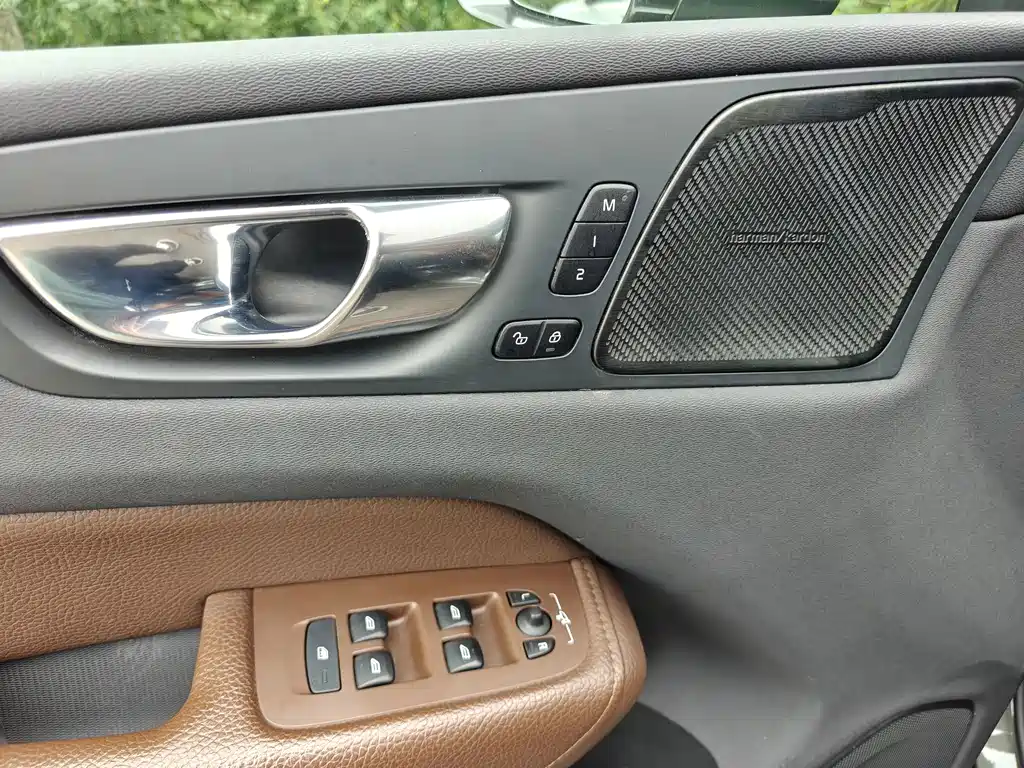 Volvo XC60 — миниатюра 23