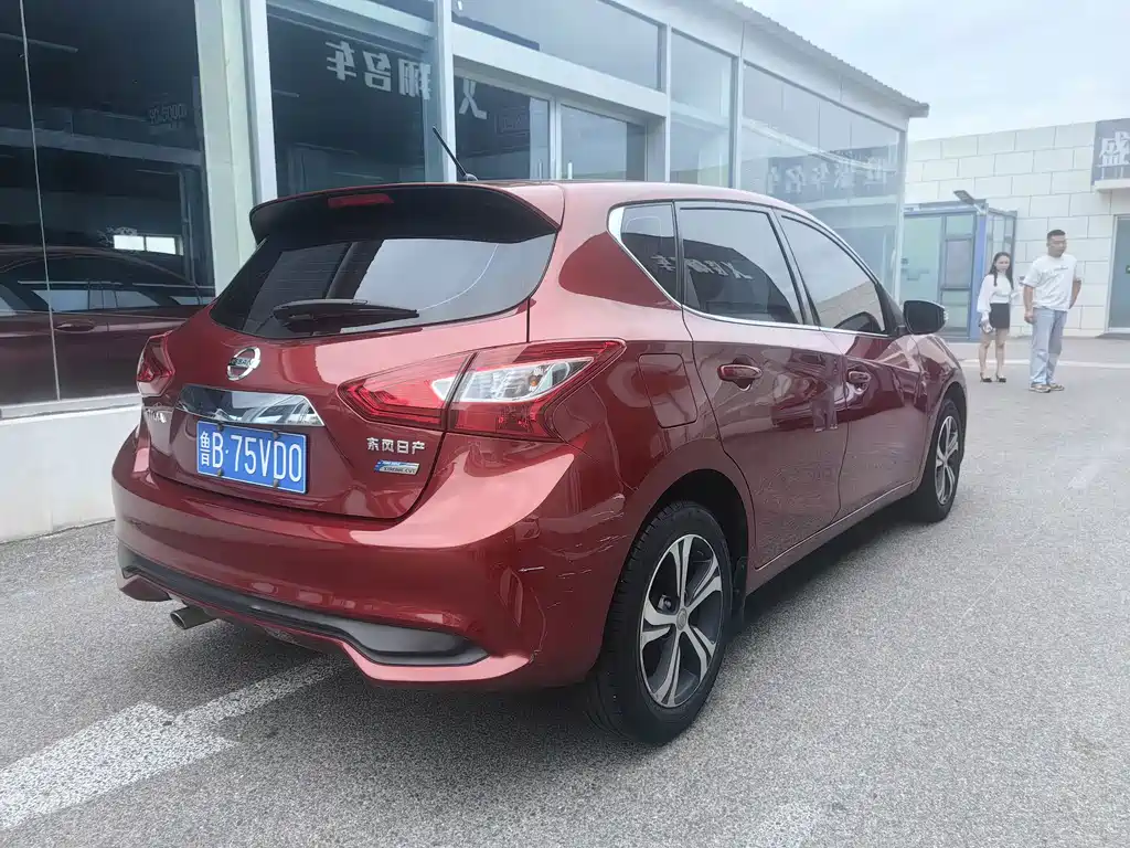Nissan Tiida — миниатюра 4