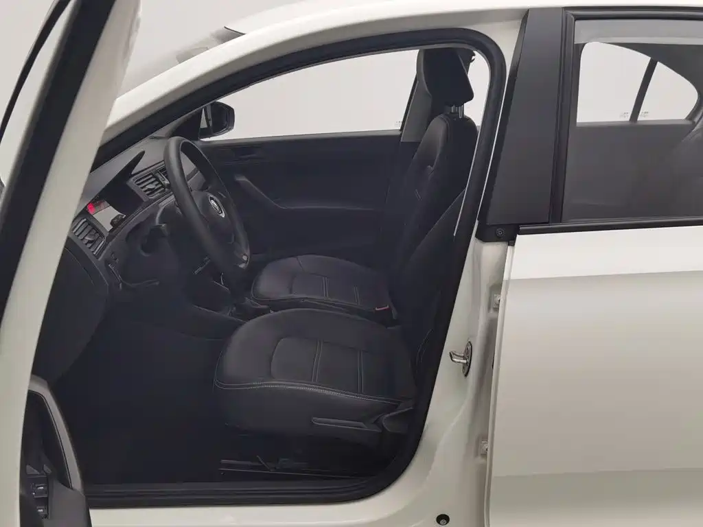 Volkswagen Santana — миниатюра 10
