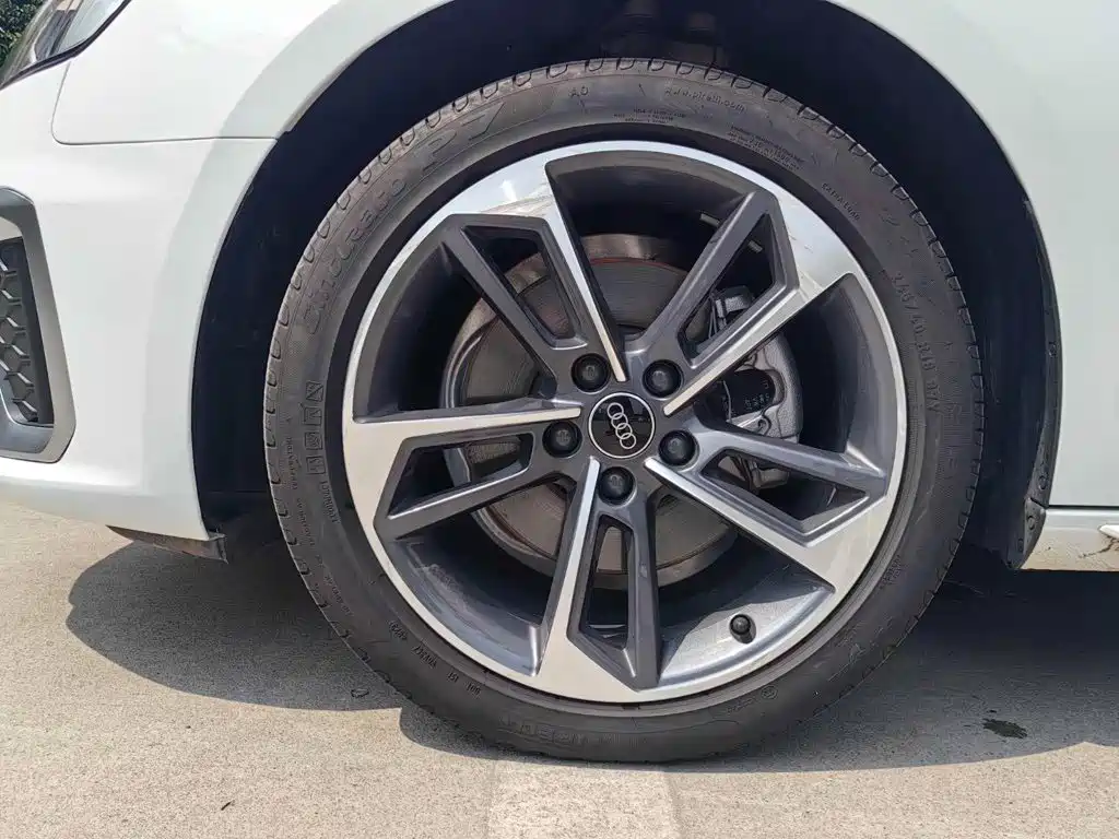 Audi A4L — миниатюра 14