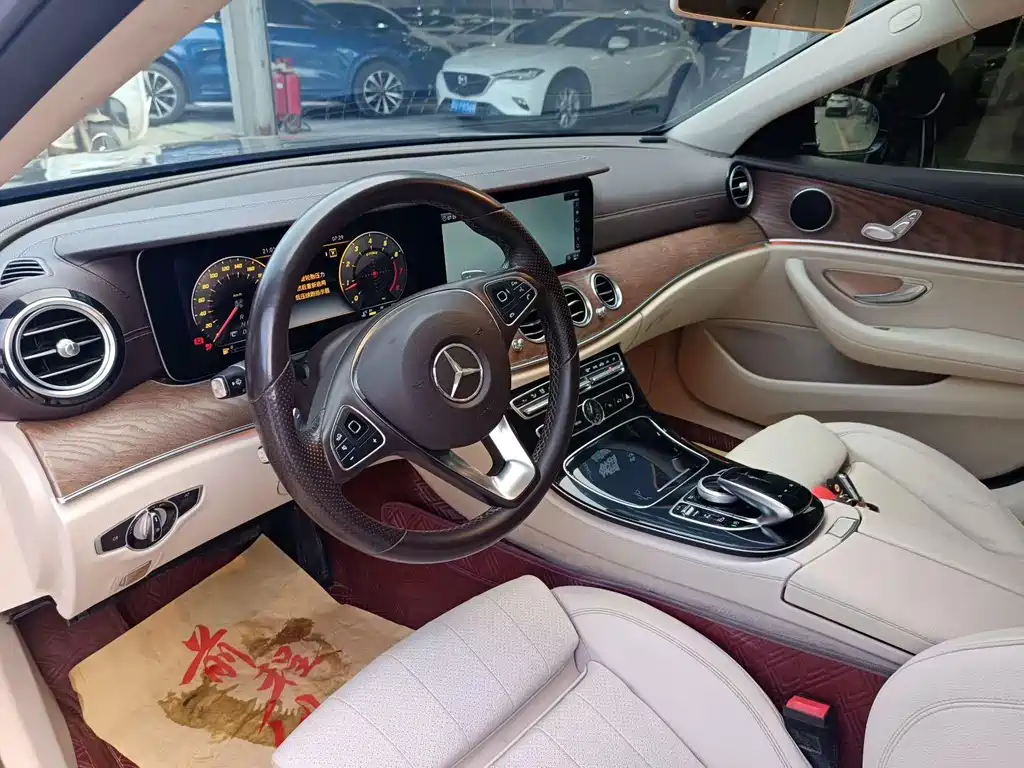 MERCEDES-BENZ E CLASS