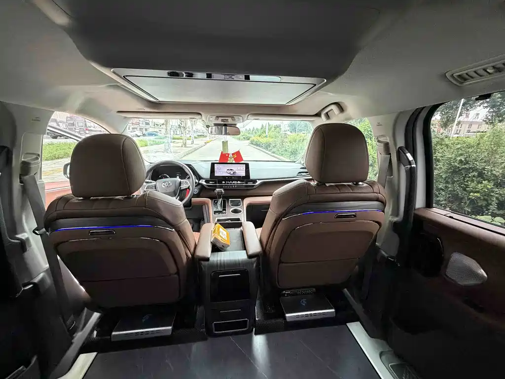 Toyota Sienna — миниатюра 15
