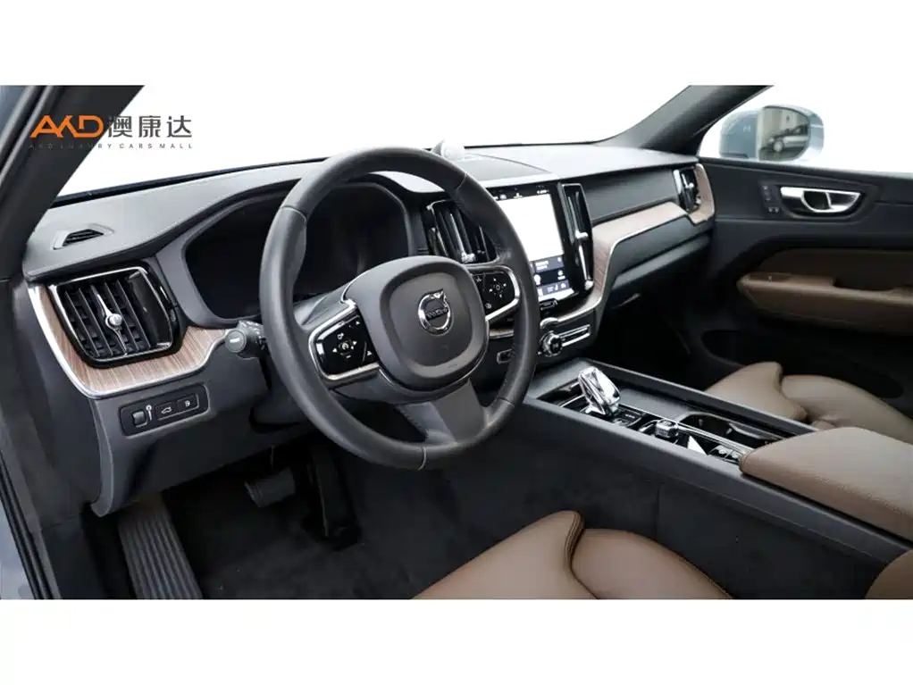 Volvo XC60 PHEV — миниатюра 6
