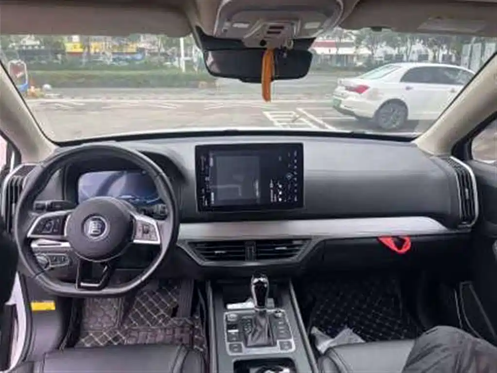 BYD Tang — миниатюра 6