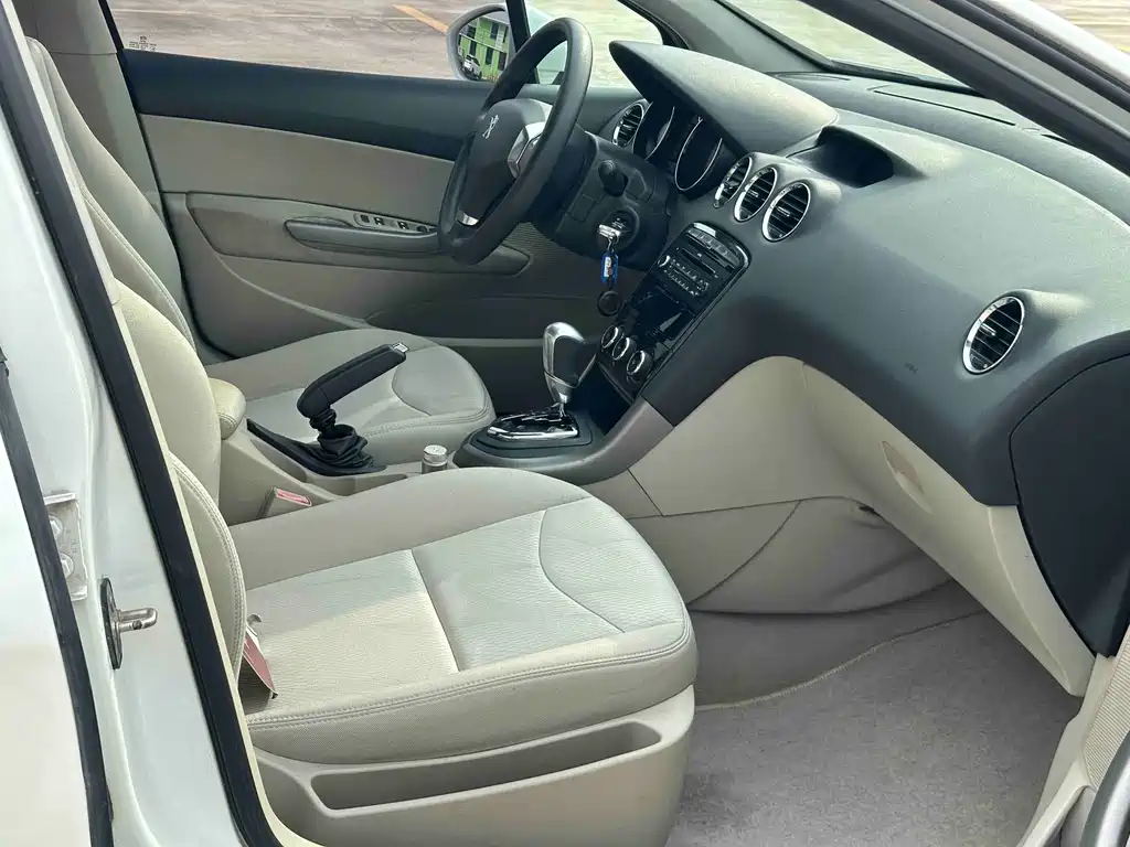 Peugeot 408 — миниатюра 6