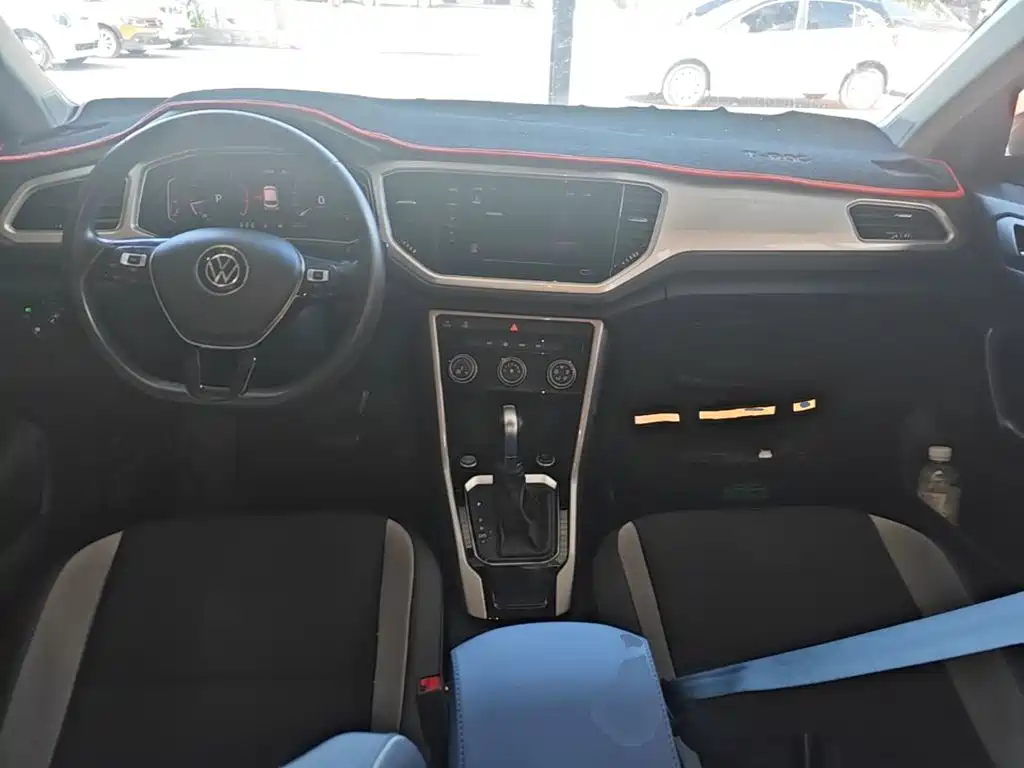 Volkswagen T-Roc — миниатюра 10
