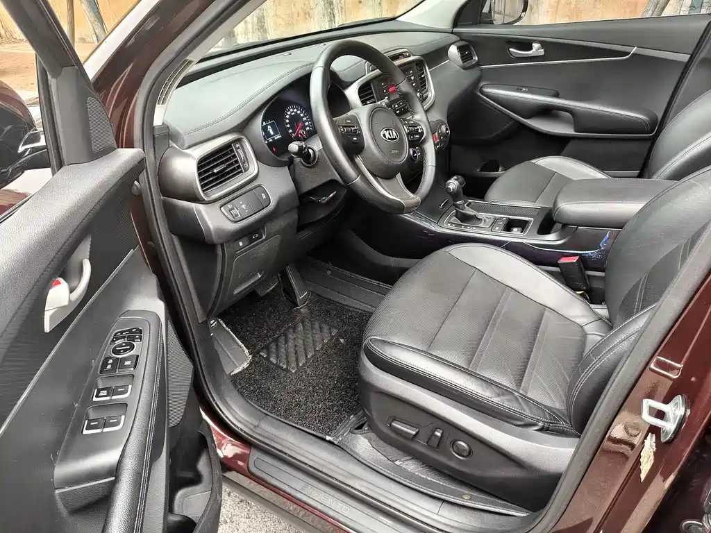 KIA SORENTO
