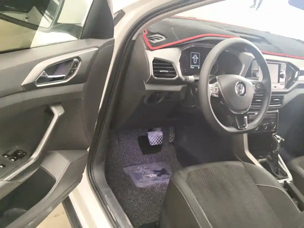 Volkswagen T-Cross — миниатюра 16