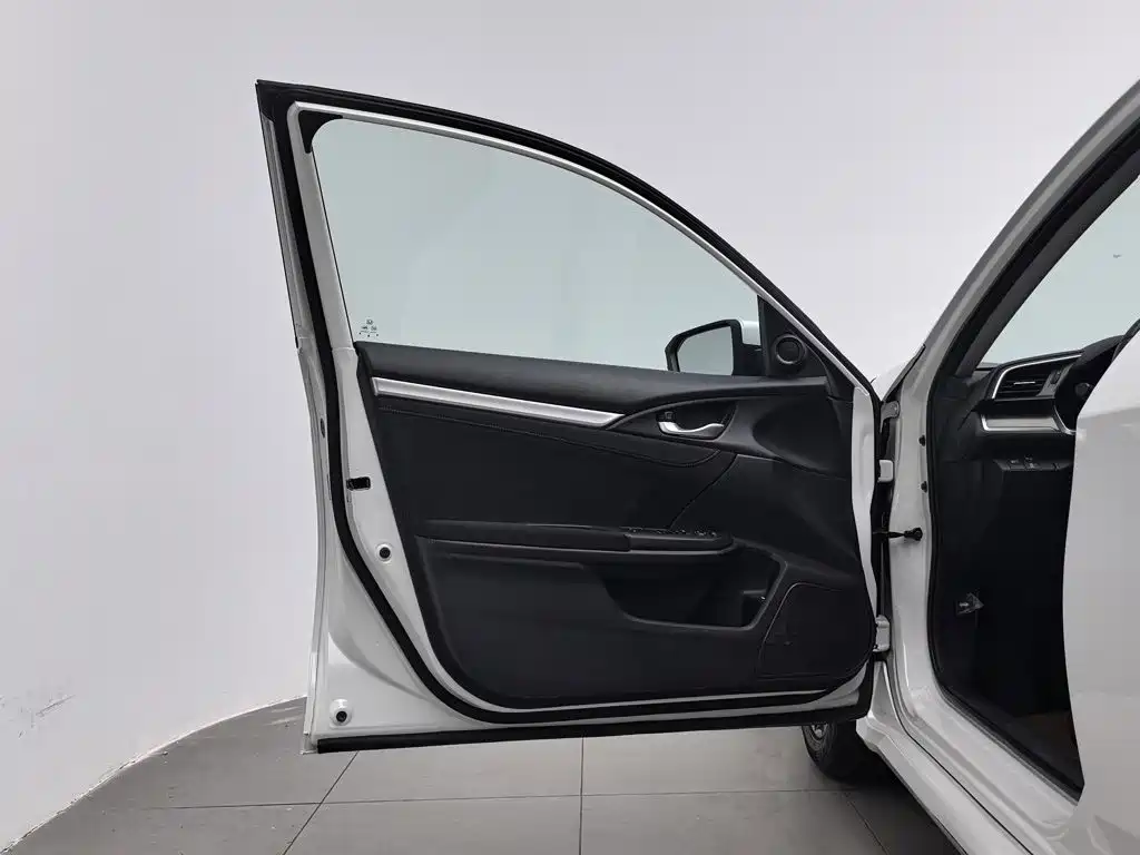 Honda Civic — миниатюра 8