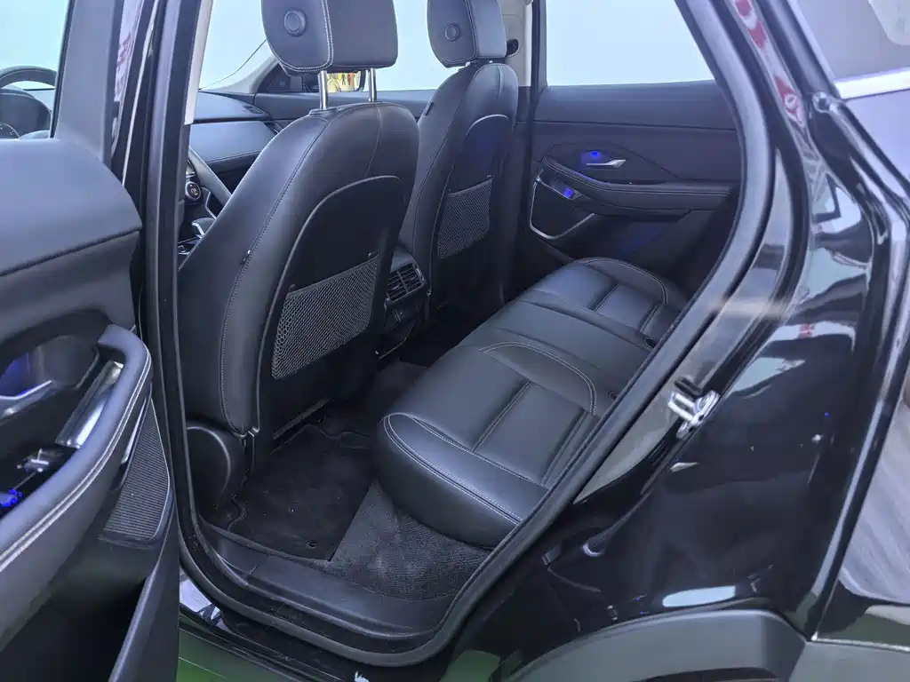 Jaguar E-PACE — миниатюра 8