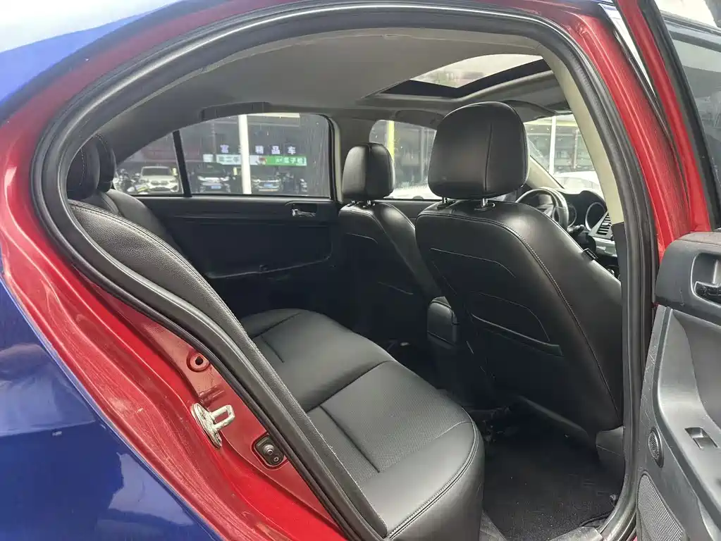Mitsubishi Lancer EX — миниатюра 7