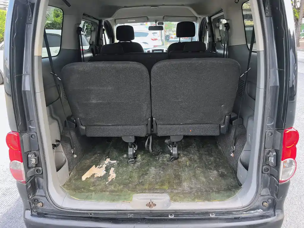Nissan NV200 — миниатюра 8